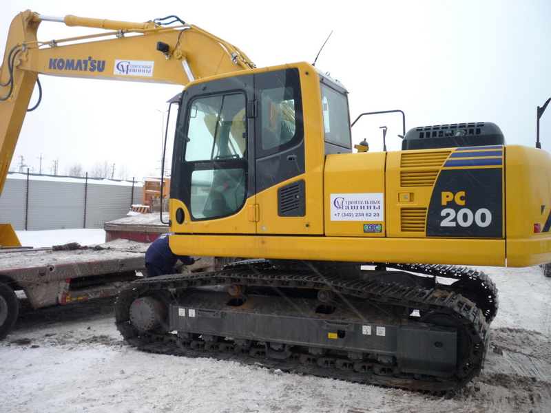 ���������� Komatsu PC200 � �����